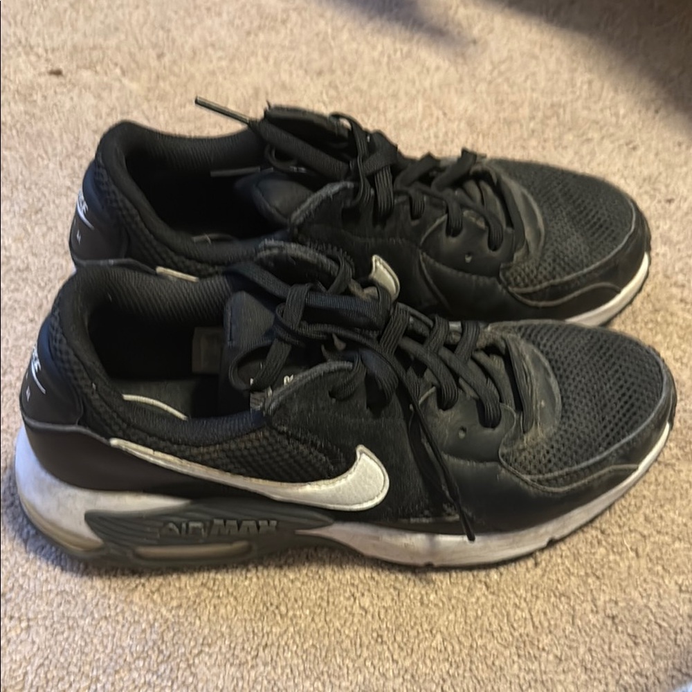 Nike Black and White Women's Shoes